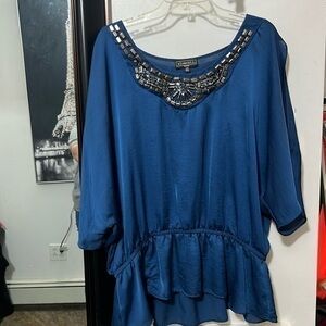 Elementz blue beaded Women's Top Size 3X slit arms very flattering